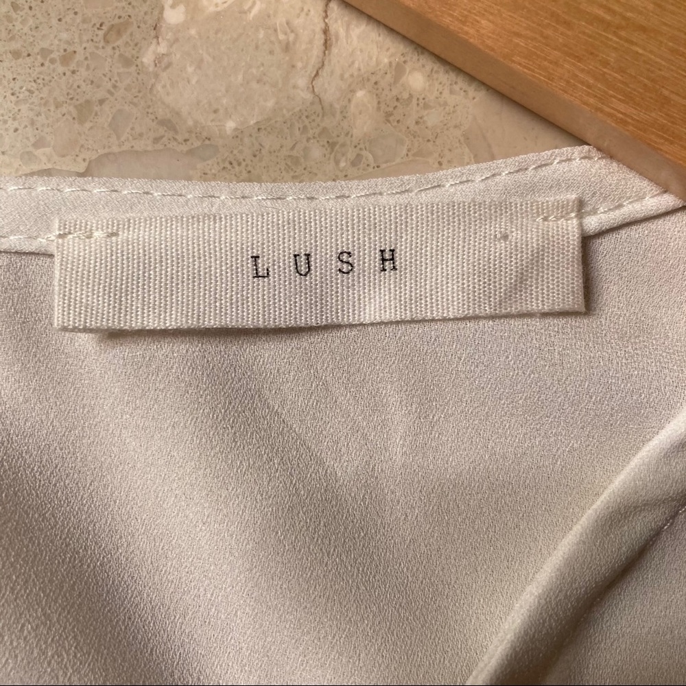 Lush Blouse - Picture 3 of 4